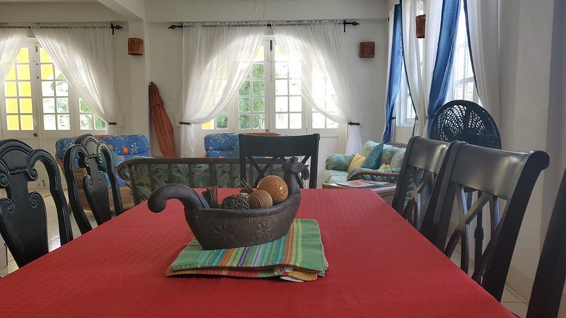 Rainbow Villa, Dining room 4, Tobago